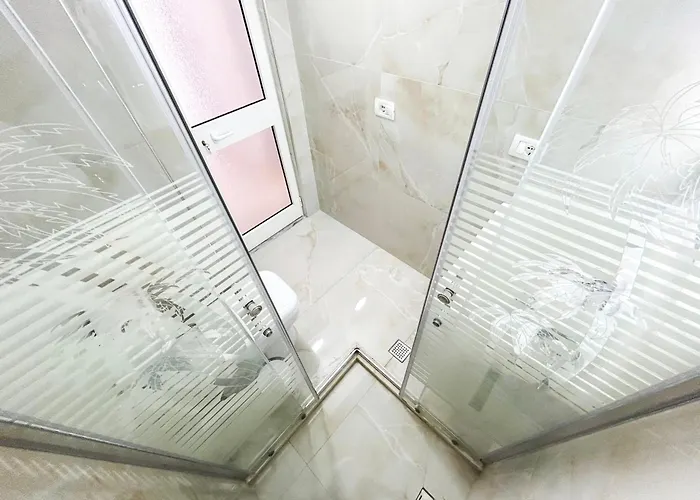 Aqua Vista Haven B53 * Golem (Tirana)